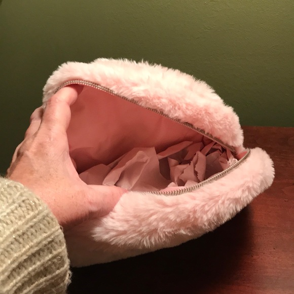 💗 Blush Cosmetic Bag New!! - Picture 4 of 6